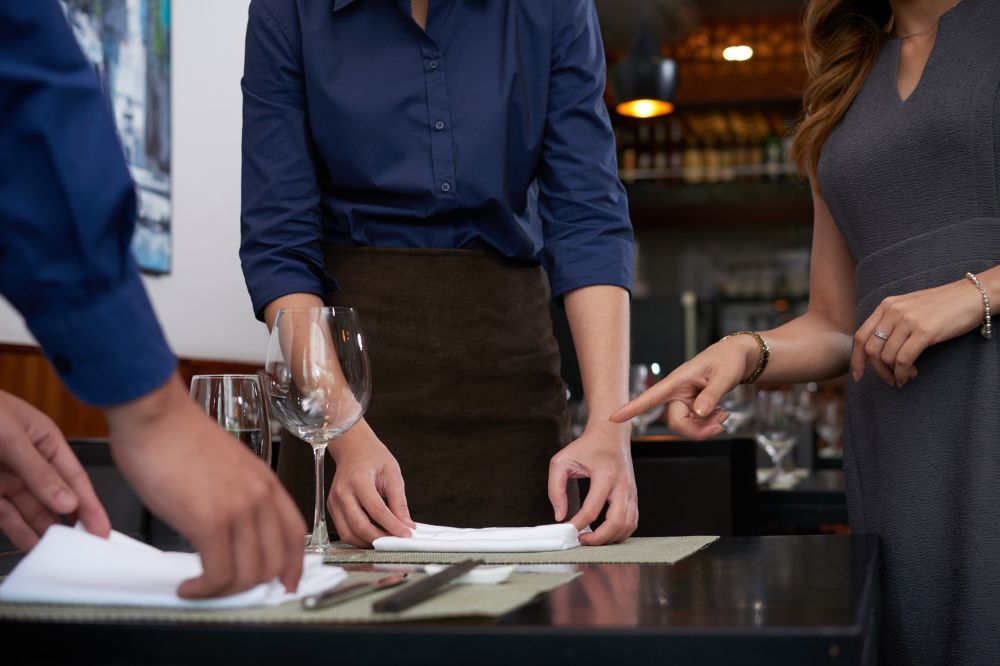 es obligatorio el seguro de convenio para hosteleria